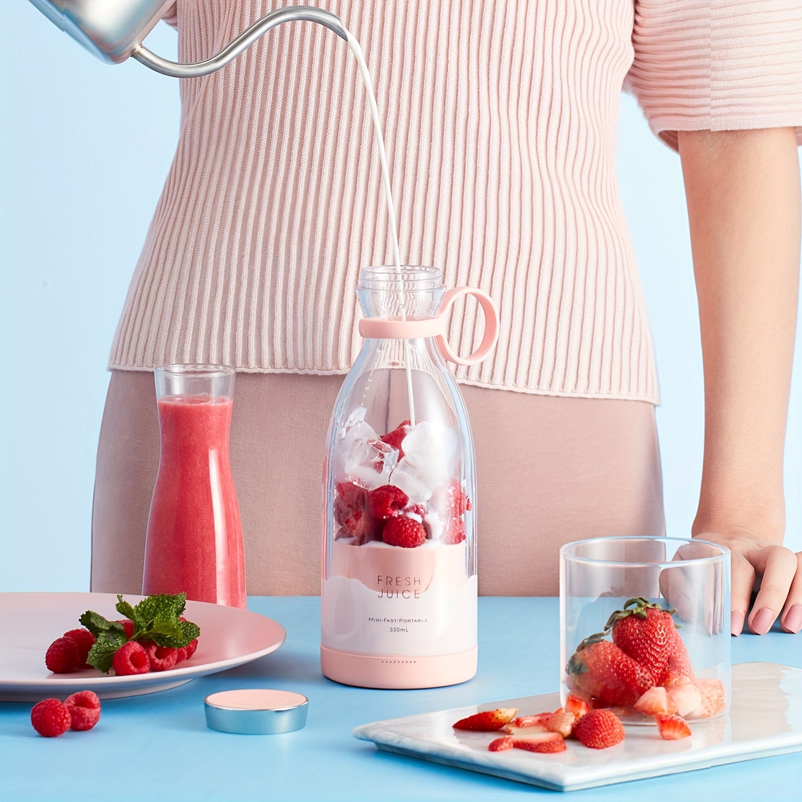 Portable Electric Wireless Mini Fruit Blender Juicer